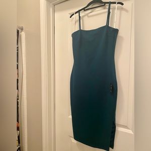 LULUS. SIZE SMALL. BODYCON MIDI DRESS.